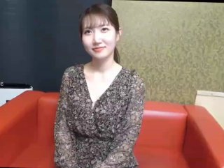 深喉少妇吞精喝尿 全程露脸激情上位 爆揉奶子浪叫呻吟挤出奶子滴在身上 丝袜高跟各种抽插 浪荡呻吟不止
